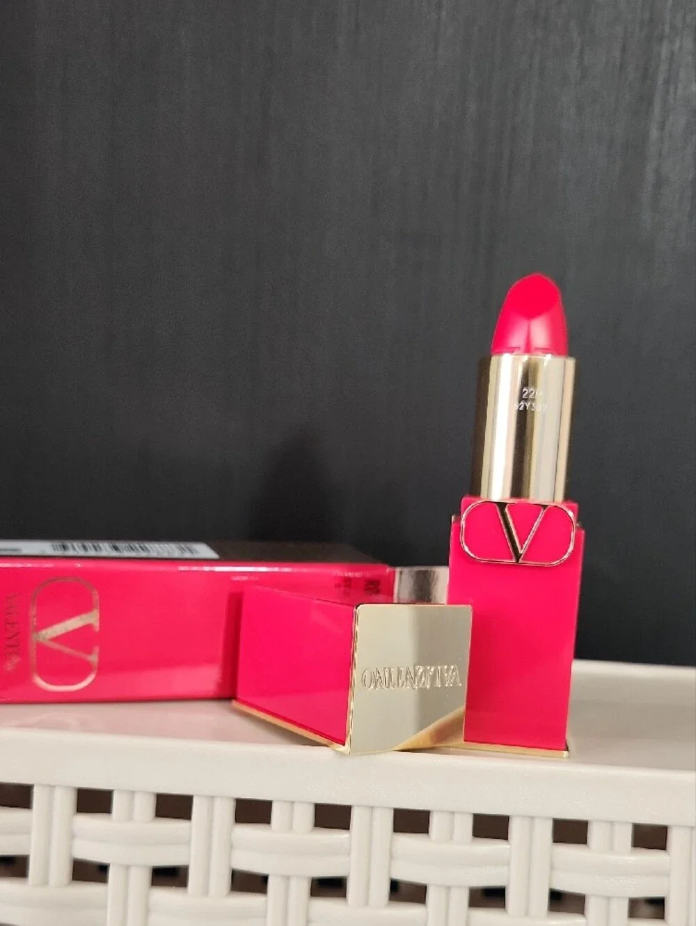Rosso Valentino Satin 22R Lipstick -